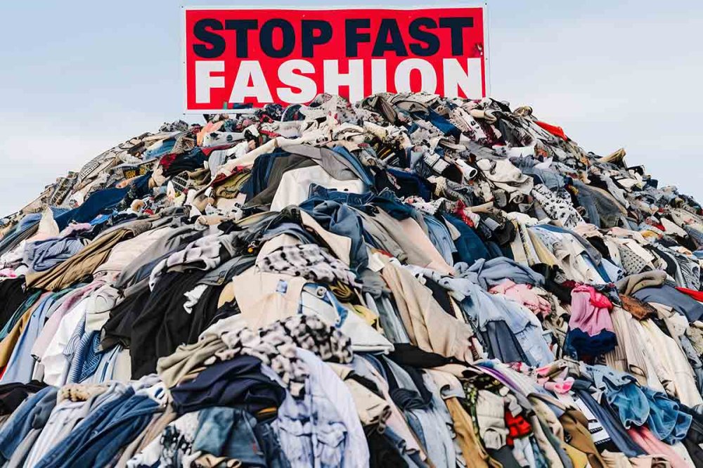 Fast Fashion: discariche di tessuti